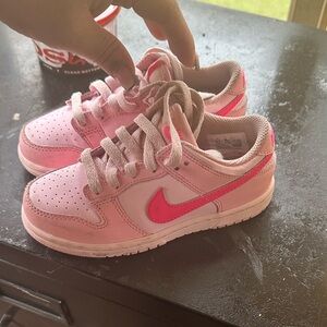 Nike Dunk Triple Pink